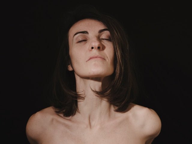 Pele Cansada: Dicas para Reduzir o Cansaço do Rosto com Cosméticos Naturais - Fitō